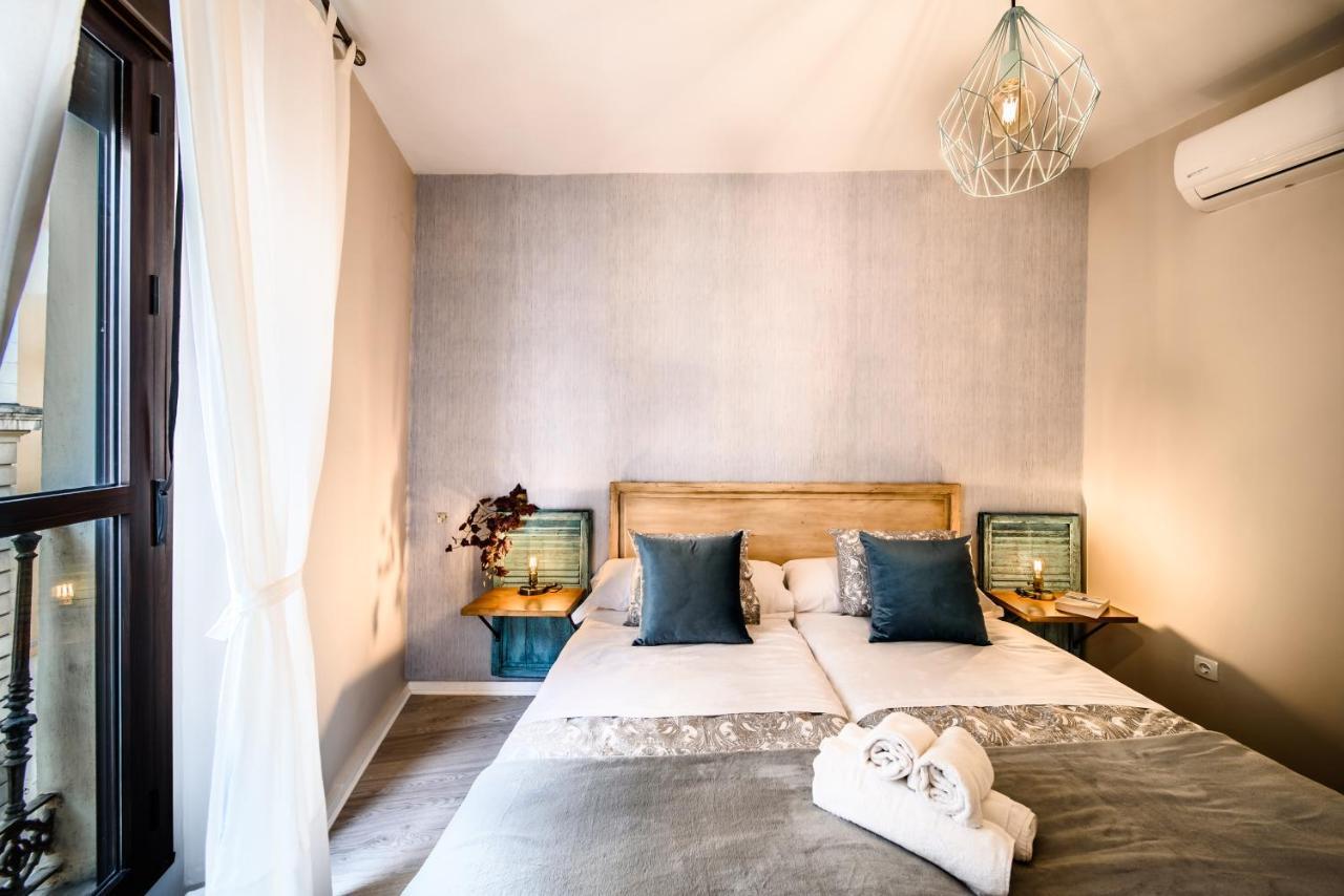Apartamentos San Pedro Sevilla Eksteriør billede