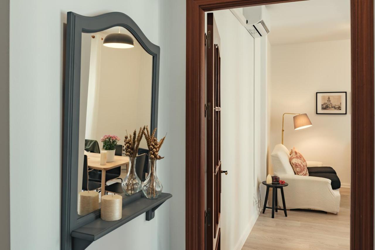 Apartamentos San Pedro Sevilla Eksteriør billede